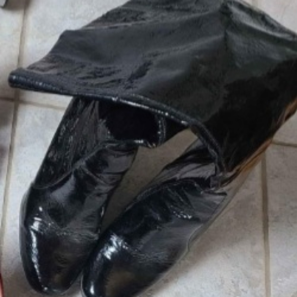 Mossimo black boots size 8